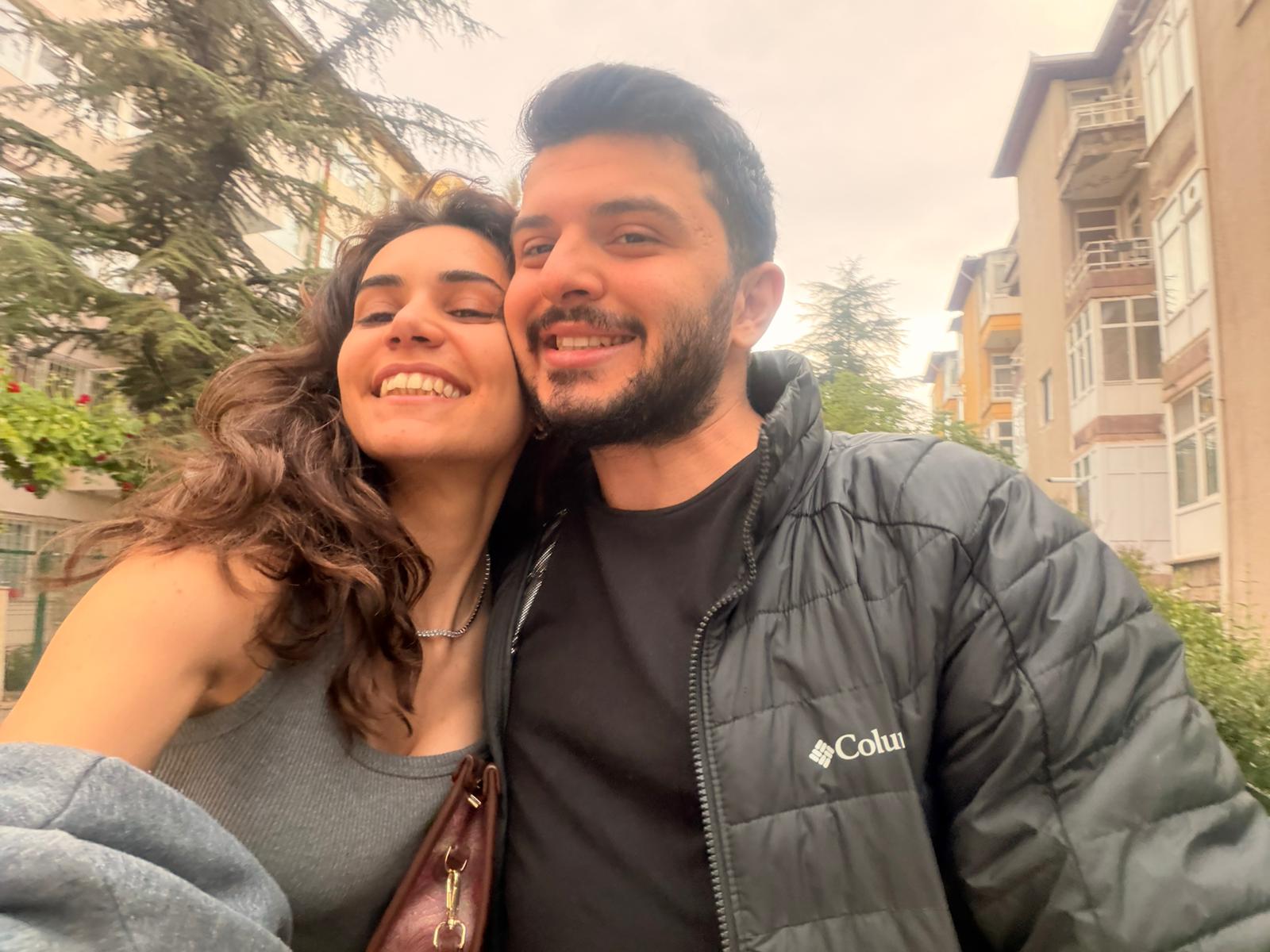 Umut ve Elif Yanak Yanağa