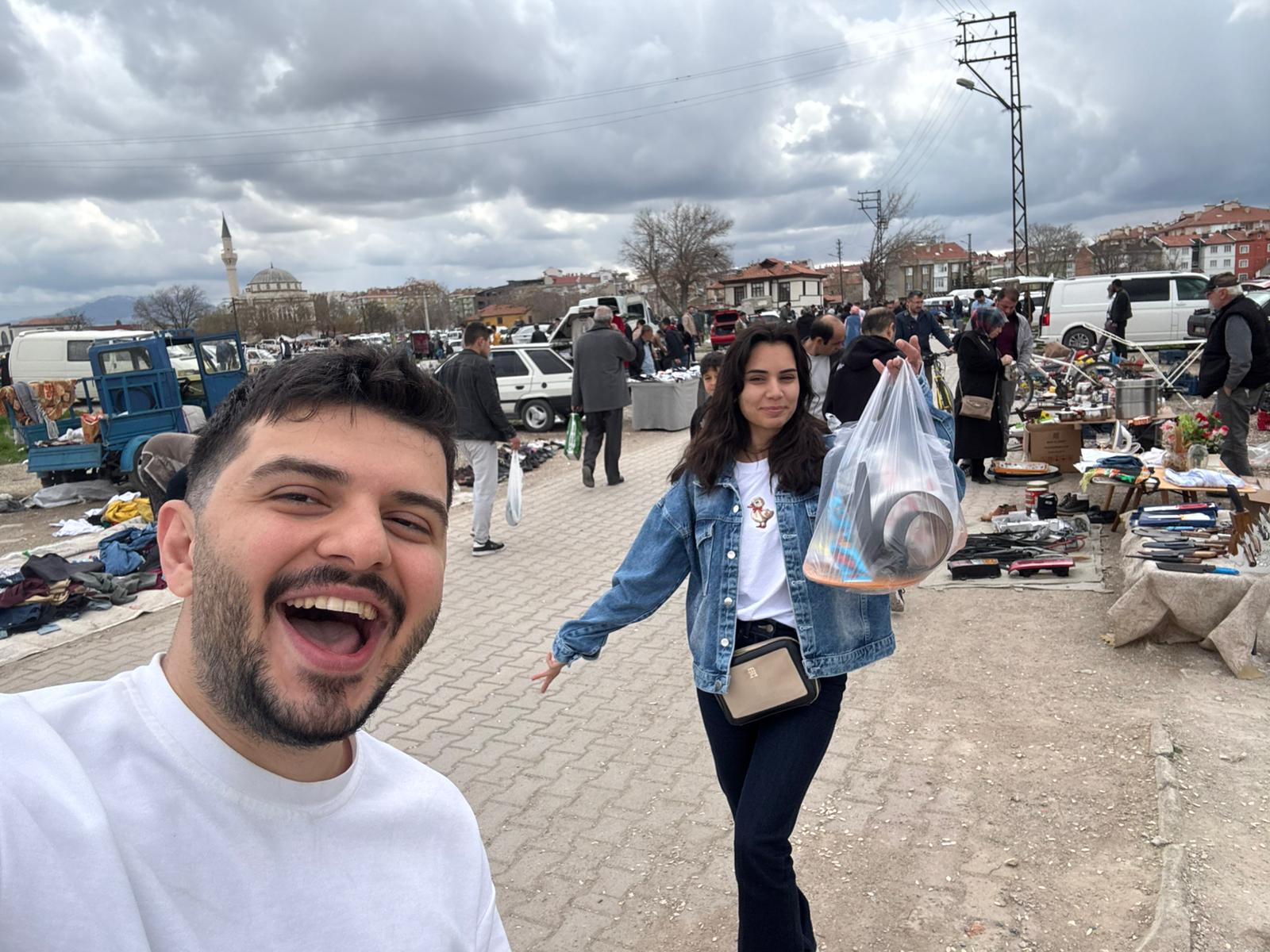 Umut ve Elif Pazar Günü
